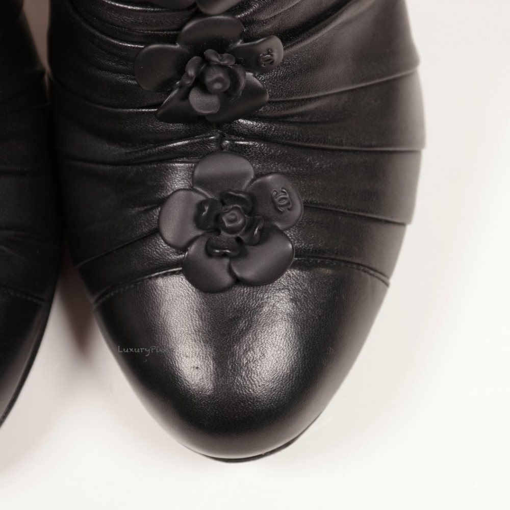 Amazing Chanel Black Leather Camelia Ankle Boots Heels RARE - Picture 13 of 13
